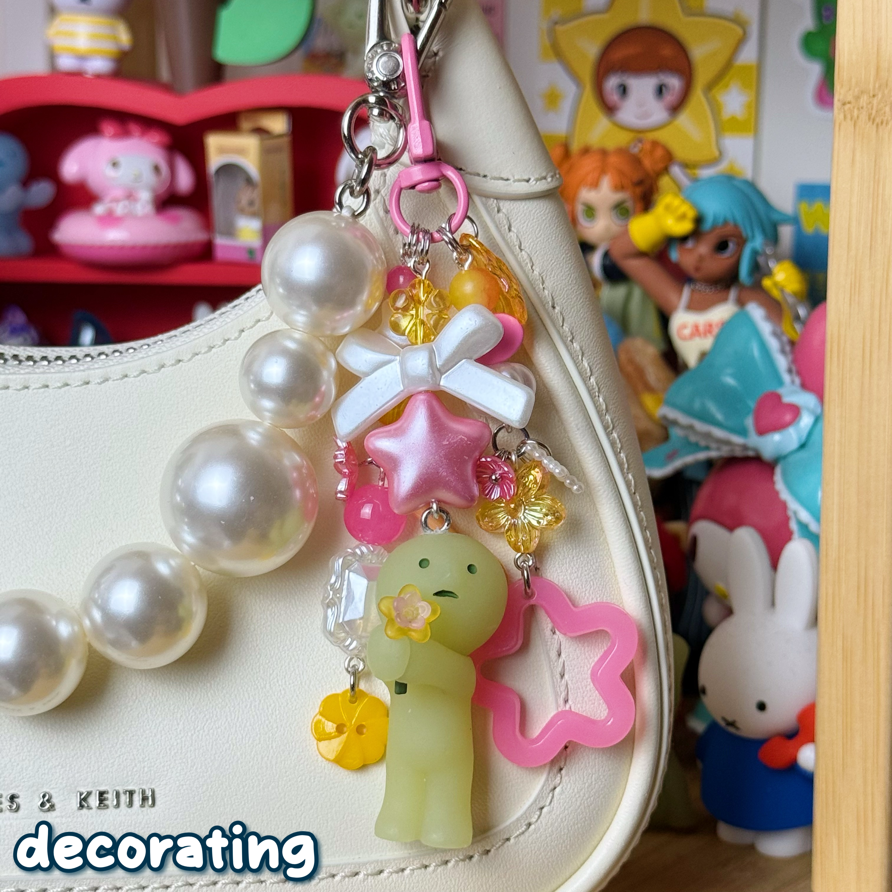 smile様アイボリー smiski keychains – studio starfruit