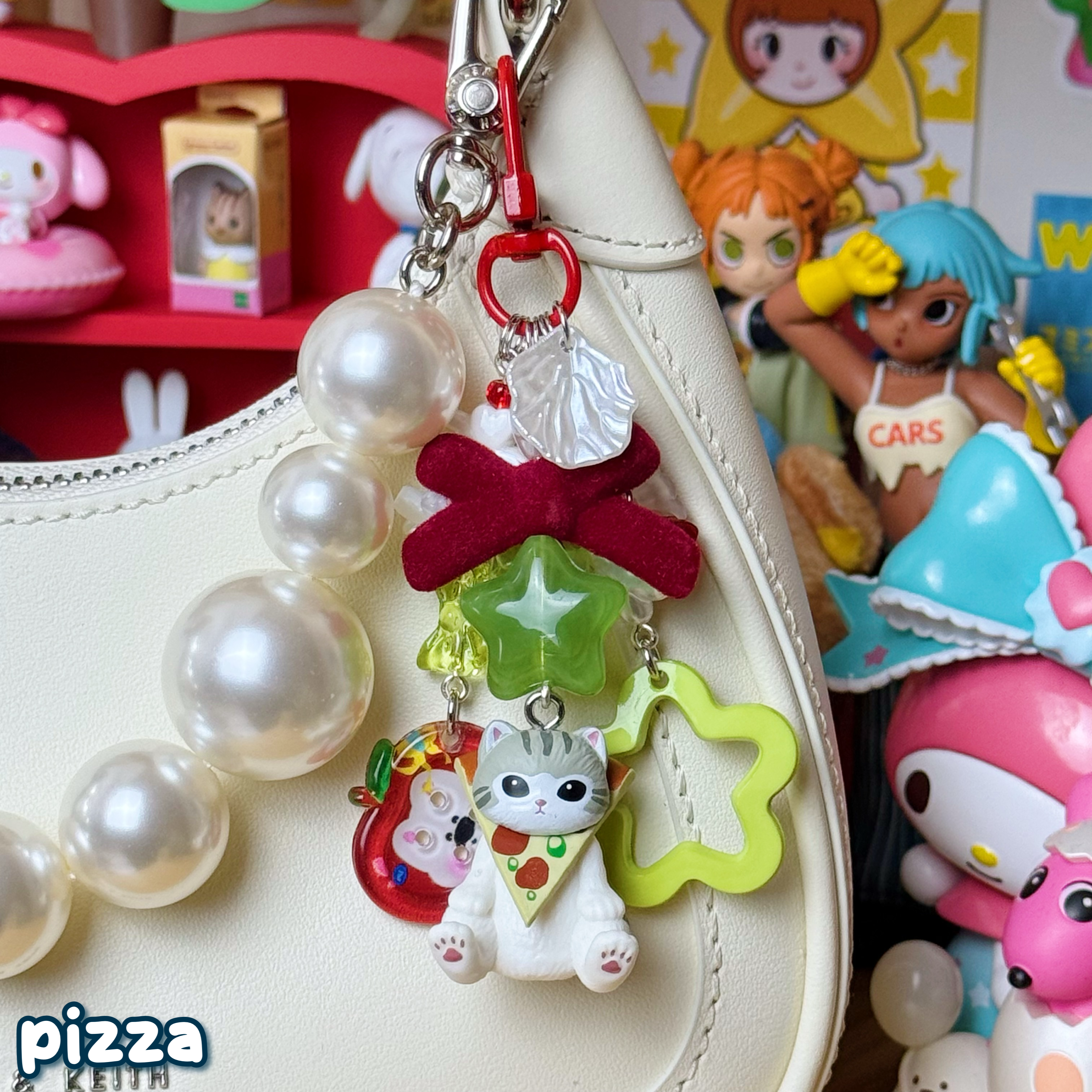 red, white, & green pizza mofusand cat keychain